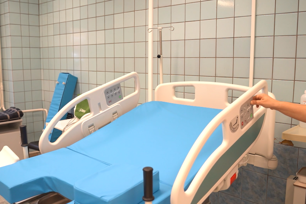 кресло-кровать трансформер для комфортных родов
